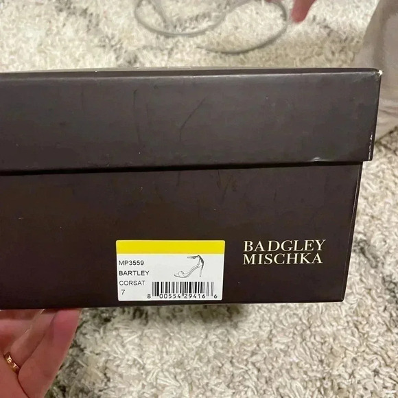 Badgley mischka NIB heels - Picture 2 of 9